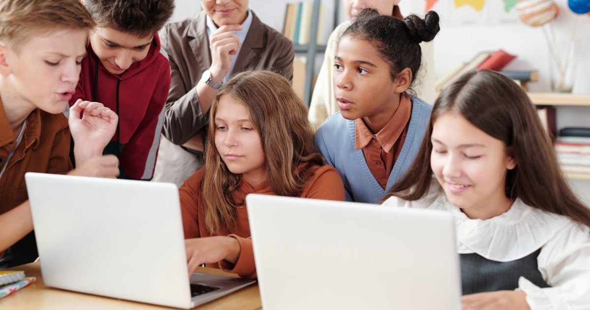 世界の大学が取り組むAI教育研究の最前線：日本への示唆