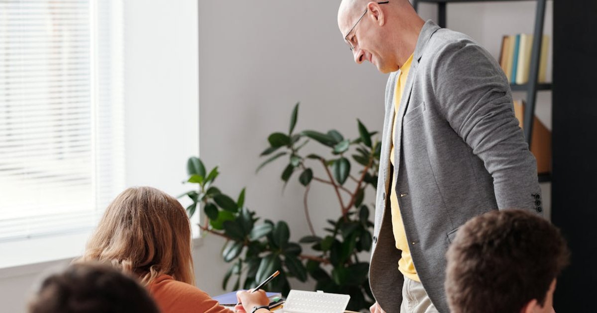 AIツールは学校で禁止される？：文科省ガイドラインと学校の対応