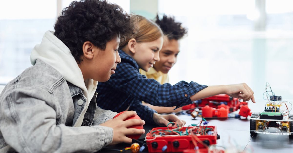 AI教育とSTEAM教育の融合：イノベーションを育む世界の事例