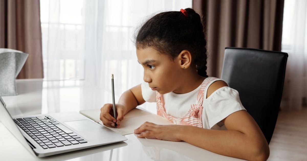 AIが生成した情報、どう見極めればいい？：子どもと学ぶフェイクニュース対策